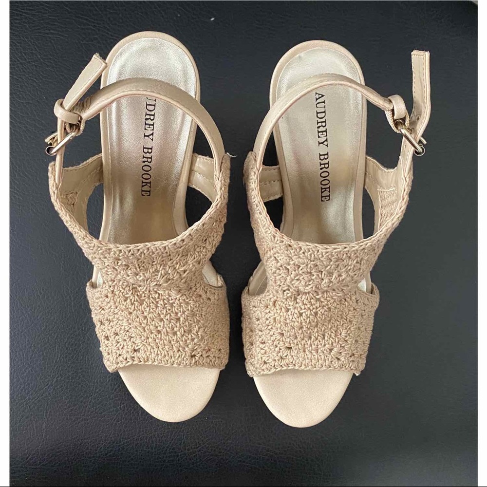 BRAND NEW Audrey Brooke Wedge Sandal
